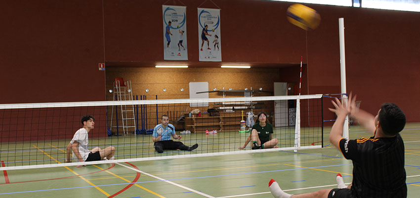 Initiation au volley assis à l’Entente Forézienne de Volleyball